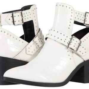 Steve Madden Andy White Crocodile Bootie  Size  8